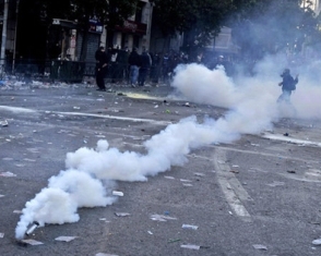 У Бразилії поліція сльозогінним газом розганяла бійку вболівальників біля квиткових кас