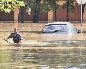 В случае наводнения власти советуют киевлянам собрать вещи и не паниковать