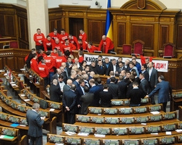 Опозиція знов заблокує Раду через київські вибори?