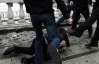 На Харьковщине хулиганы избили ждавшего поезд мужчину