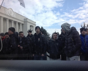 ""Молодые регионалы" под Радой открыто заявляли, что митинговали за деньги