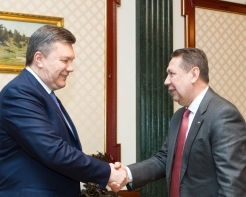 Янукович поблагодарил футболистов сборной Украины за яркую игру