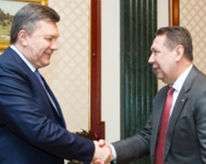 Янукович привітав Конькова з перемогами збірної і попросив &quot;на цьому не зупинятися&quot;