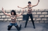 Активистки "FEMEN" обнажили грудь возле главной мечети в Париже