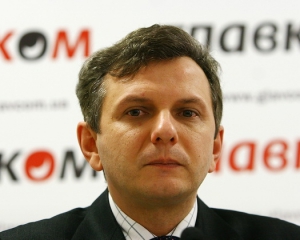 Гривню можуть прив'язати до бівалютного кошика - експерт
