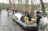 На Чернігівщині через підтоплення людей рятували на гумових човнах