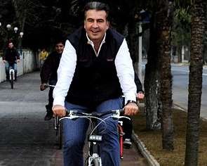 Саакашвили в Турции проводят дополнительную операцию на плече - СМИ