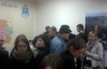 В Николаеве журналистов заперли в комнате, чтобы те не добрались до Януковича