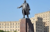 Опозиція повідомила, що переодягнені у націоналістів "регіонали" планують підірвати пам'ятник Леніну у Харкові