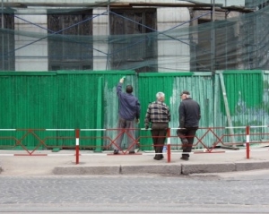 &quot;Драем город без сна и отдыха. Тротуары мыли швабрами&quot; - в Виннице ждут Януковича