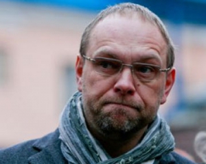 Власенко розповів, як Тимошенко завалила тюремників своїми вимогами