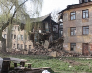 На Донеччині мешканцям будинку, що обвалився, дадуть по тисячі гривень