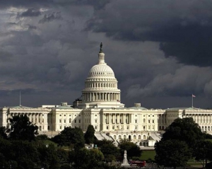 Сенат США частково евакуювали через страх перед отруйними конвертами