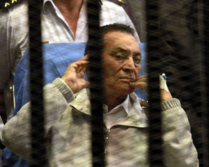 Мубарака перевели из больницы обратно в тюрьму