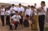 Парагвайські діти зібрали оркестр із інструментів, зроблених зі сміття