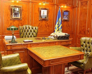 Янукович заплатил 100 тыс. грн фирме своей семьи?