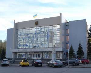 У будівлі Луганського апеляційного суду шукають бомбу