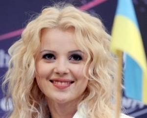 Співачка Міка Ньютон зніметься в кіно з відомими американськими акторами