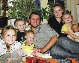 Янукович підписав закон, що передбачає пенсії батькам, які виховали 5 і більше дітей