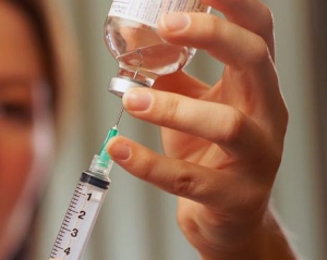 Украинок со следующего года будут вакцинировать от вируса папилломы