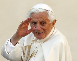 Бенедикт XVI вернулся в Ватикан