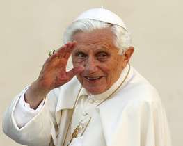 Бенедикт XVI вернулся в Ватикан