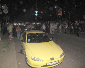 Водій-хуліган жовтого &quot;Peugeot&quot;  не має відношення до правоохоронних органів - міліція