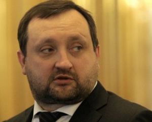 Арбузов хочет, чтобы побыстрее разрешили аренду ГТС и приватизацию "Нафтогаза"