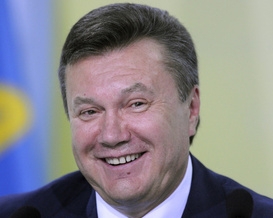 Янукович наговорил комплиментов многодетным матерям