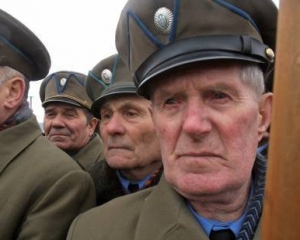 Донецькі &quot;регіонали&quot; хочуть позбавити ветеранів УПА грошових виплат