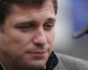 Пабат запевнив, що втратив око не через феєрверк, але правду казати відмовився