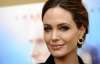 Анджелина Джоли готовится к удалению яичников из-за риска рака