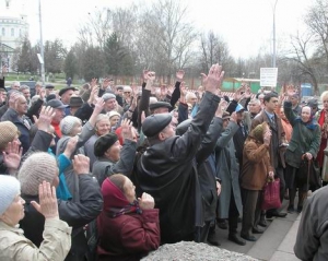 В Житомире на антифашистский митинг принудительно сгоняли людей