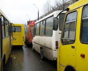 Из трех соседних к Киеву областей 18 мая в столицу не будут ездить автобусы