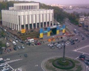 &quot;Регионы&quot; и оппозиция развели во времени свои митинги в Киеве 18 мая