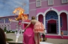 Феменки в Берлине сожгли "распятую" куклу Барби