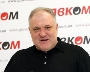 Эксперт рассказал, чем митинги власти и оппозиции отличались от шоу-бизнеса