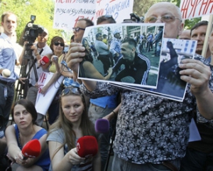 Международный комитет требует расследовать избиение журналистов в Киеве