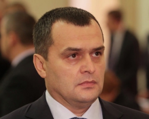 Захарченко сказал, что он лично принимал решение направить БТР в ближайший орган внутренних дел