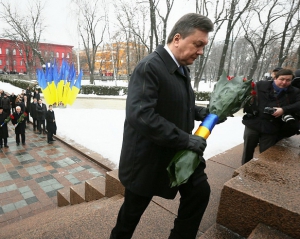 Янукович сегодня возложит цветы к памятнику Шевченко и откроет &quot;Агро-2013&quot;