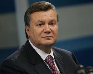 Янукович присудив премії &quot;Українська книжка року&quot; науковцям
