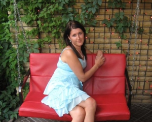 Зверски убитую беременную медсестру похоронили под звуки сирен "скорых"