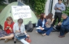 Журналістів під будівлею МВС через намет звинуватили у порушенні благоустрою