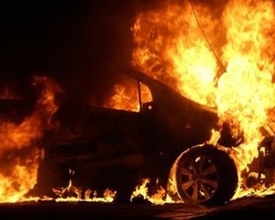 У столиці на Троєщині палять Mitsubishi Pajero. За останню ніч згоріли дві машини
