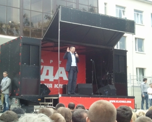 "Прошу вас не зривайте мітинг. Постійте і вислухайте до кінця" - Кличко під час виступу у Василькові