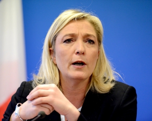 Головній французькій націоналістці &quot;шиють&quot; расизм