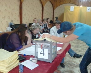 В Василькове женщина не смогла проголосовать: кто-то это уже сделал вместо нее