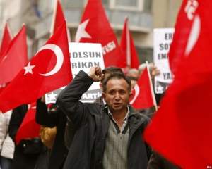 Туреччина на знак протесту проти дій поліції одягнеться у чорне