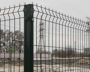Одесский подросток нанизался на забор, пытаясь перелезть через него