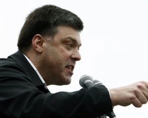 Тягнибок пообіцяв дістати "шкодливих котів" ПР та КПУ з-під землі